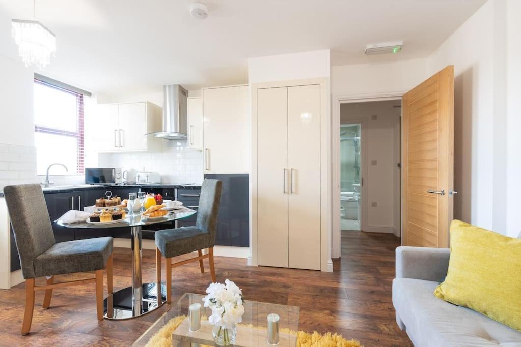 City Apartments By Elegance Living Peterborough Room photo