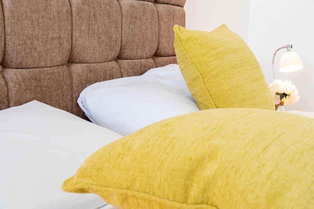 City Apartments By Elegance Living Peterborough Room photo